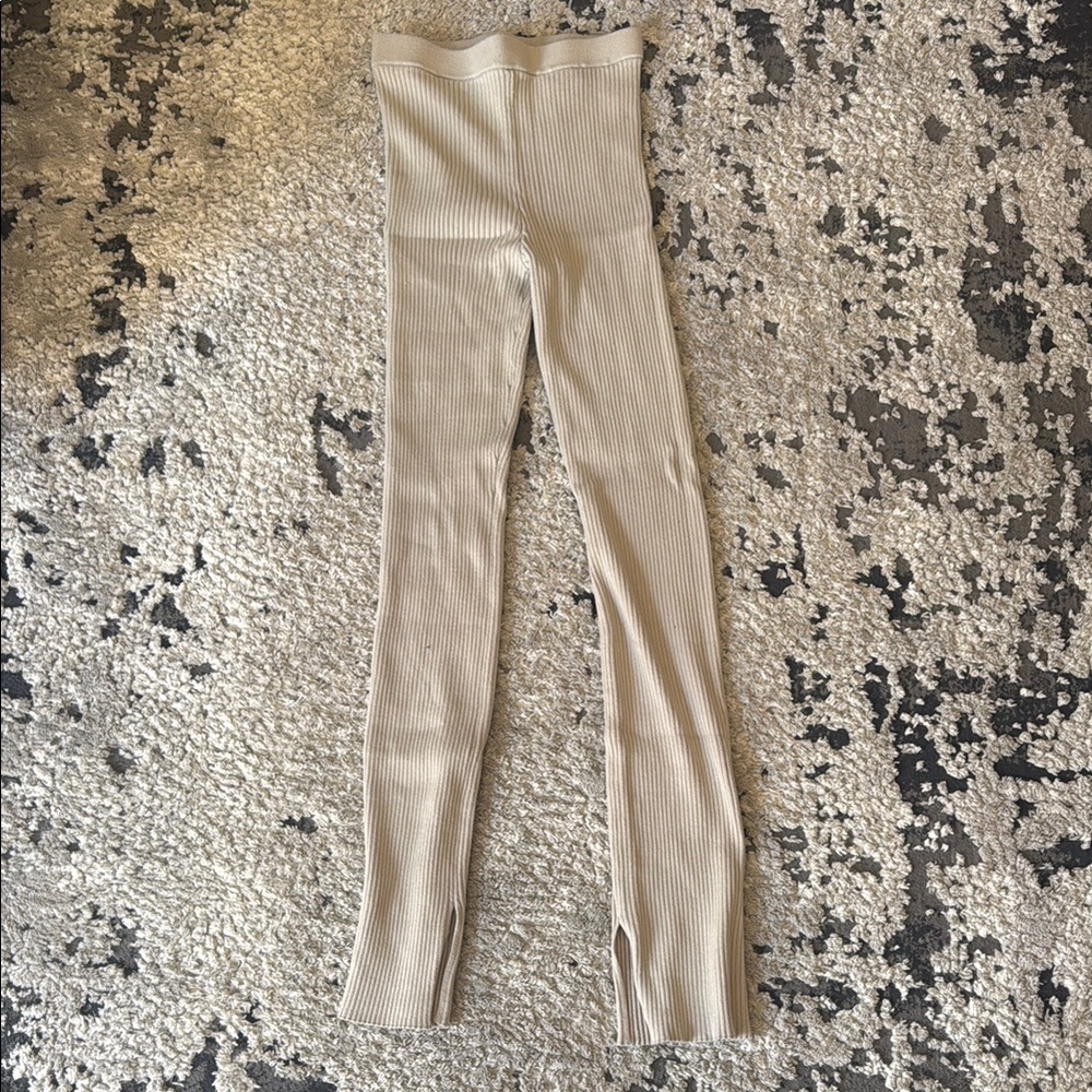 High-Waisted Ribbed Leggings in Beige h&m